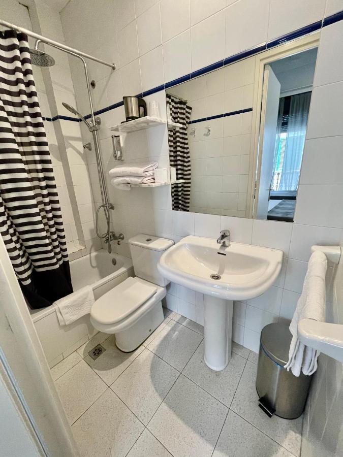 סיטגס Madison Rooms מראה חיצוני תמונה