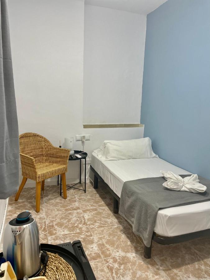 סיטגס Madison Rooms מראה חיצוני תמונה