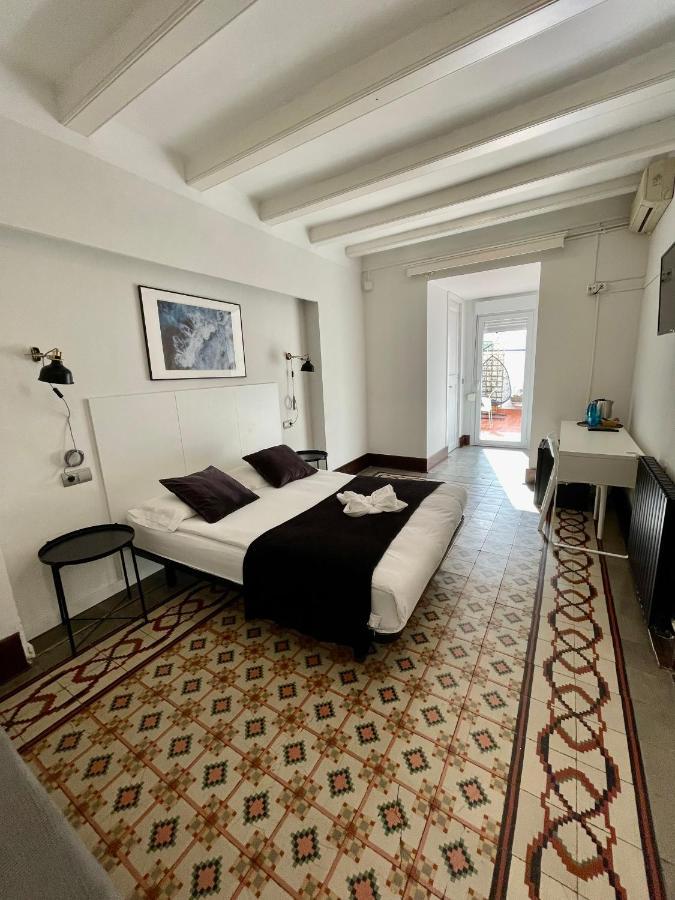 סיטגס Madison Rooms מראה חיצוני תמונה